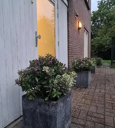 Bij Ons Naast